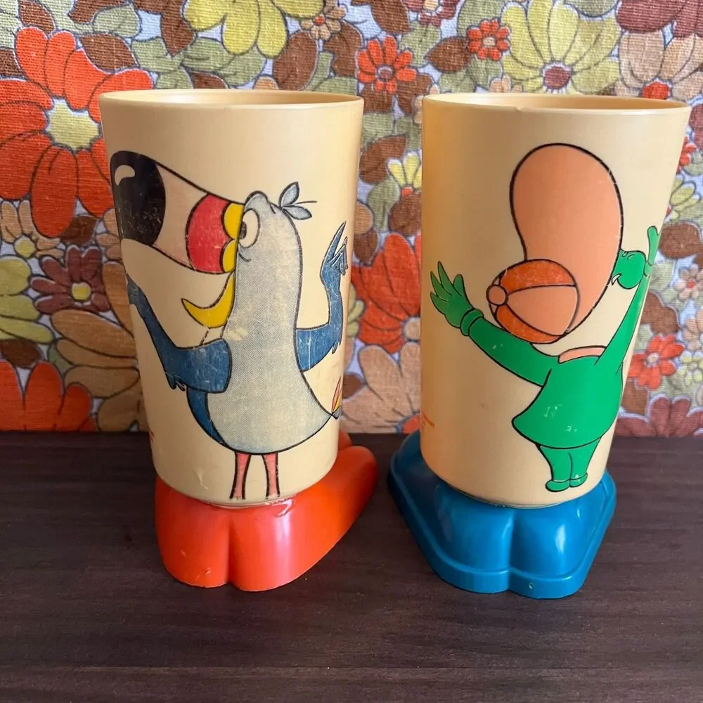 Vintage 80s Toucan Sam and Dig'em Frog Plastic Cups with Feet
